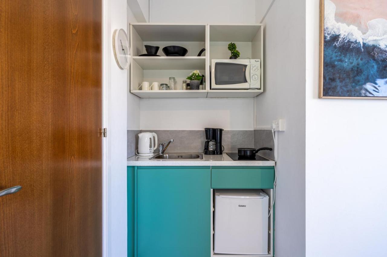 Sofia'S Cosy Studio In Larnaca Exterior photo